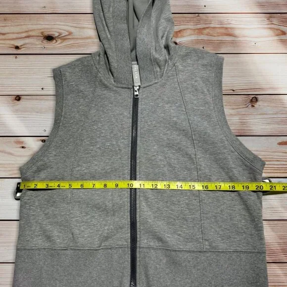 Athleta Gray Sleeveless Vest Size Large - Picture 5 of 5